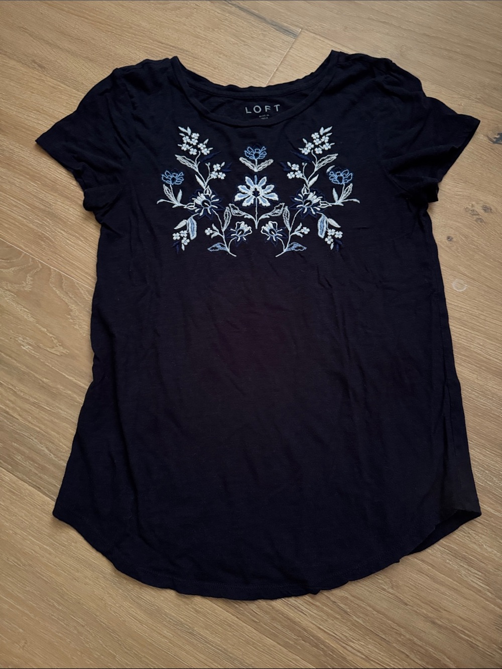 LOFT embroidered tshirt